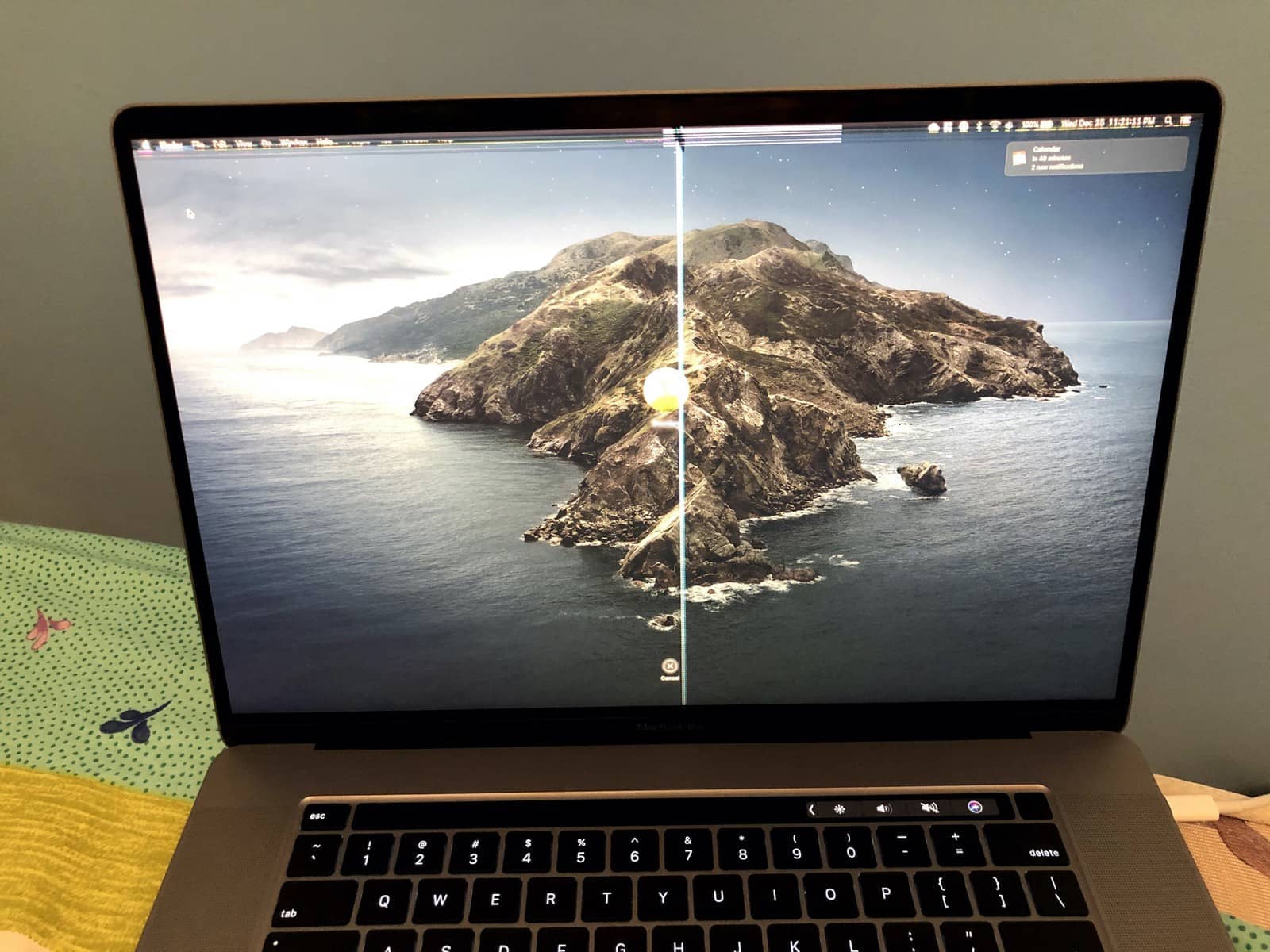 macbook屏幕被爆照片